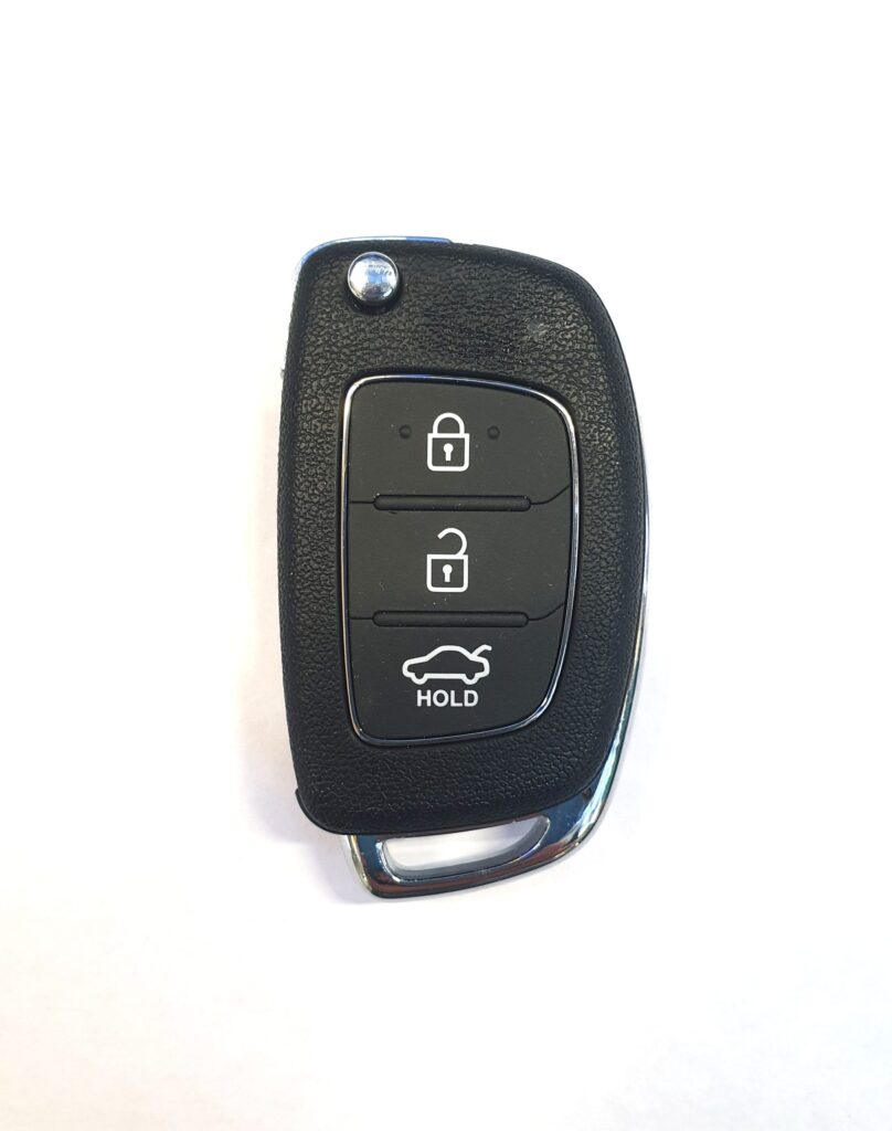 Выкидной ключ Хундай Солярис Hyundai Solaris с 3 кнопками. Для авто  c 2019г. Чип 4D60x80