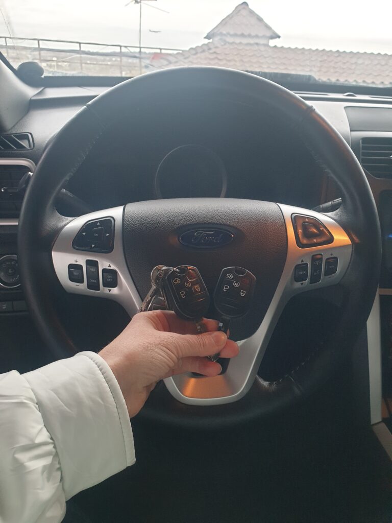 Изготовление ключа зажигания с чипом и 5 кнопками Ford Explorer 2017 (Форд Эксплорер)