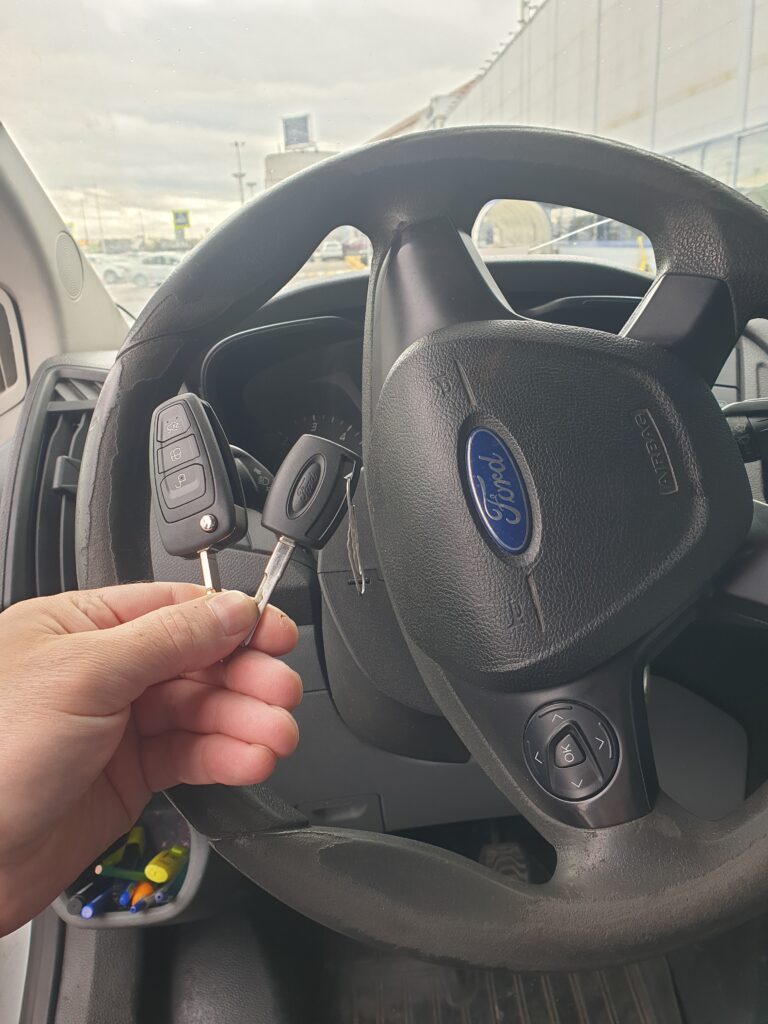 Изготовление выкидного ключа зажигания с 3 кнопками для Ford Transit 2015 (Форд Транзит)