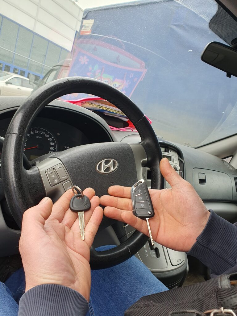 Изготовление выкидного ключа с кнопками Hyundai Grand Starex 2007 (Хундай Гренд Старекс)