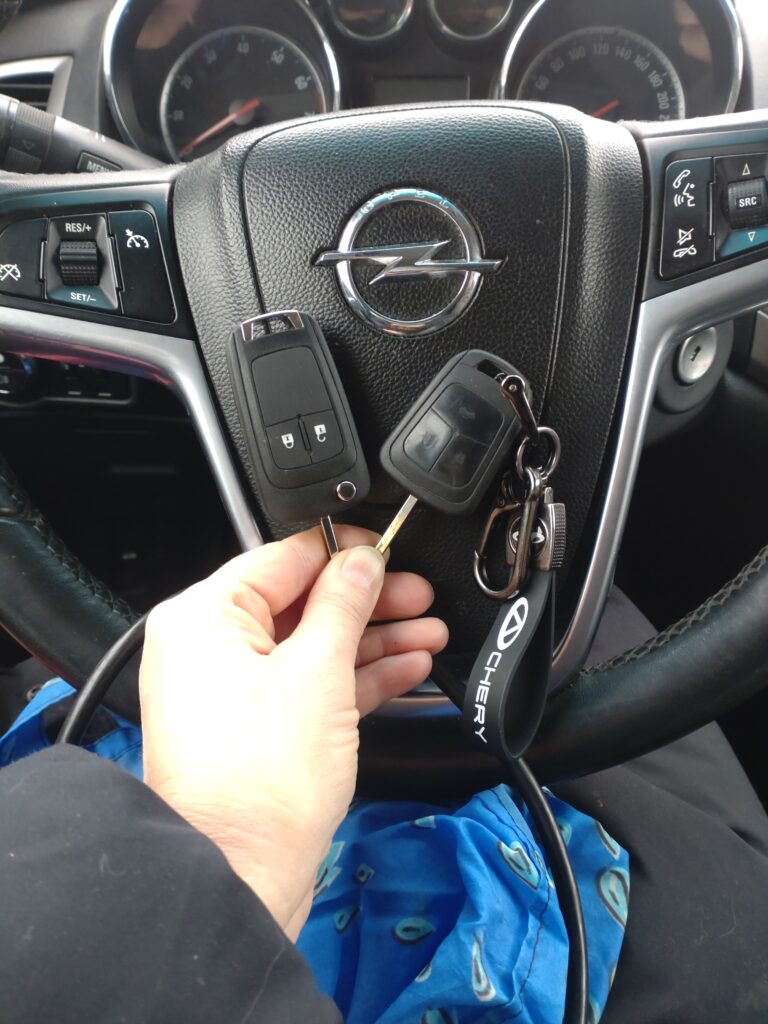 Изготовление ключа с кнопками Opel Corsa D (Опель Корса Д) 2009